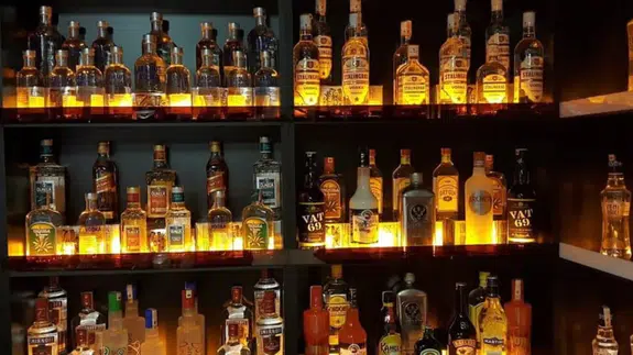 Adana'da kaçak alkol operasyonu : 558 litre sahte alkol ele geçirildi