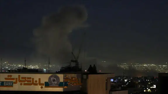 İran'ın başkenti Tahran'da şiddetli patlamalar yaşanıyor