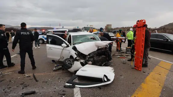 Nevşehir'de zincirleme kaza : 2 ölü, 7 yaralı