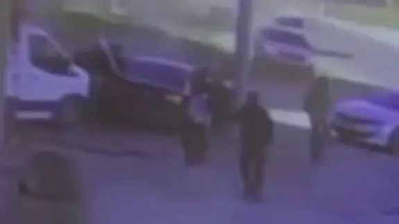 Diyarbakır’da dehşet anları : Ehliyetsiz sürücü park halindeki aracı böyle biçti