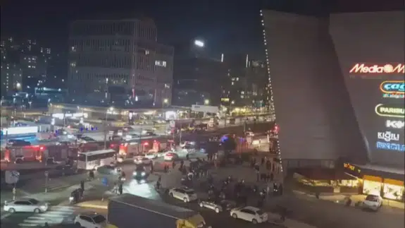 Kağıthane'de bir AVM'de yangın çıktı