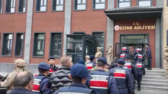 Çanakkale'de tefeci operasyonu : 19 gözaltı, 2.8 milyar liralık mal varlığına el konuldu!