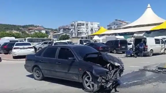 Antalya Manavgat'ta kaza : Araç sürücüleri yaralandı