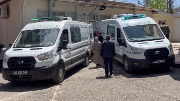 Gaziantep'te peş peşe traktör kazaları : Tarlada devrilen traktörlerin altında kalan 2 çiftçi öldü