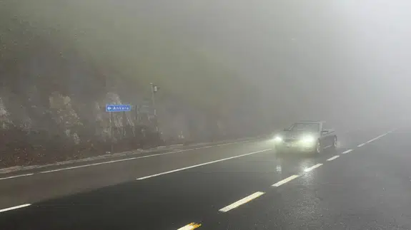 Bolu Dağı geçişinde sis etkili oldu : Görüş mesafesi düştü