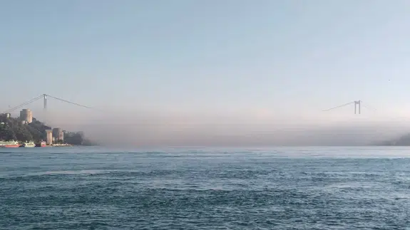 İstanbul Boğazı'nda yoğun sis etkili oldu