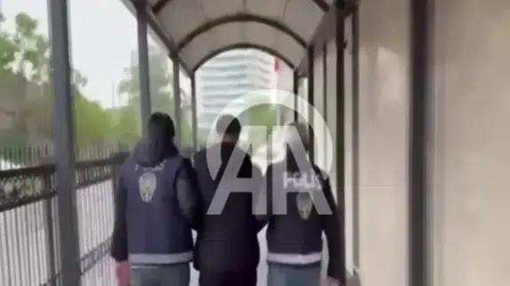 İzmir'de firari hükümlü gardıropta bulundu