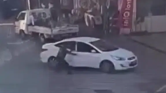 Bursa'da 'önüne bak' kavgası savaş alanına döndü : 6 tutuklama