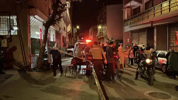 Bursa'da kahvehanede silahlı kavga : 2 yaralı