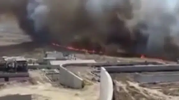 Büyükçekmece'de geniş alanda ot yangını