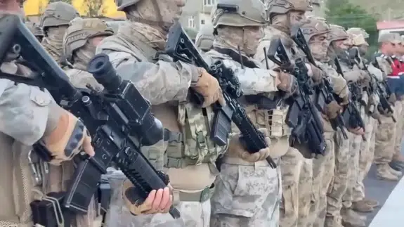 Hakkari Yüksekova'da uyuşturucu operasyonu : Yarım tonu aşkın esrar ele geçirildi