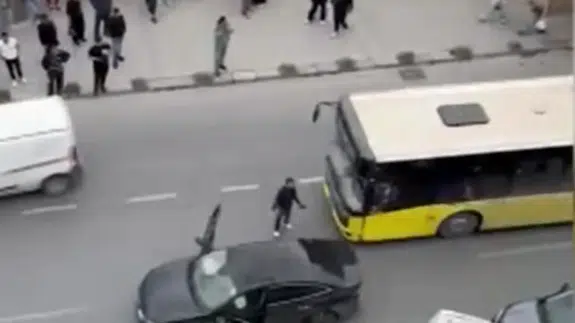 Arnavutköy'de feci kaza : Sürücü sinir krizi geçirdi