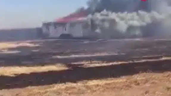 Şanlıurfa Ceylanpınar'da sondaj aracı ve işçi karavanı yandı : 3 yaralı
