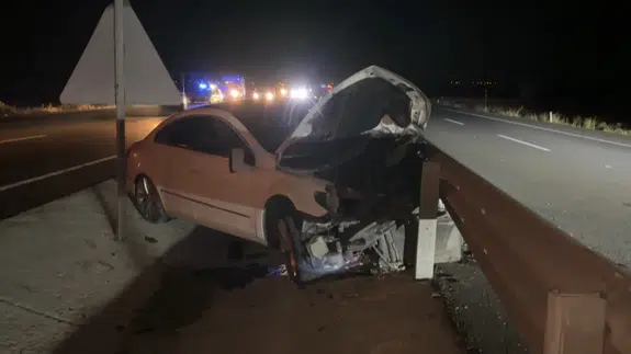 Konya'da iki aracın karıştığı kazada otomobil sürücüsü otostop çekerek kaçtı