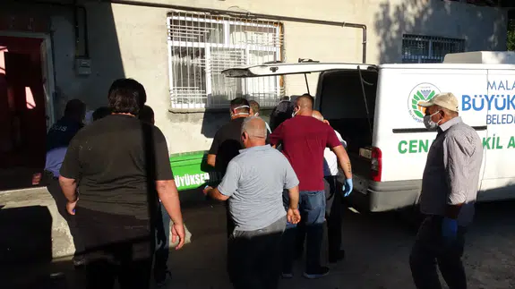 Malatya'da günlerdir haber alınamayan 26 yaşındaki genç evinde ölü bulundu