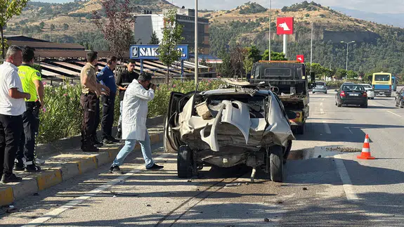 Karabük'te iş makinesinin karıştığı zincirleme kaza : 1'i ağır 2 yaralı