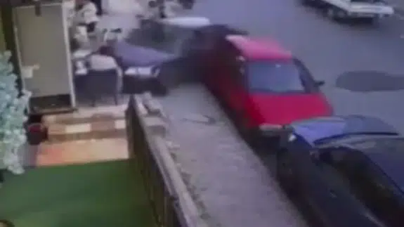 Arnavutköy'de faciadan dönüldü