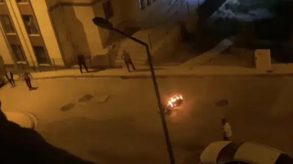 Elazığ'da akılalmaz olay : Sokak ortasında motosikletini ateşe verdi