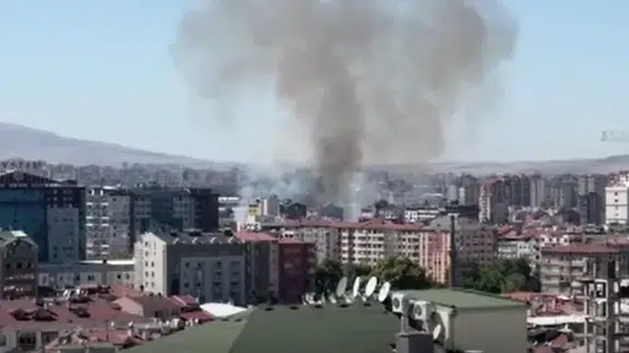 Kayseri'de korkutan ot yangını: 6 dönümlük alan küle döndü