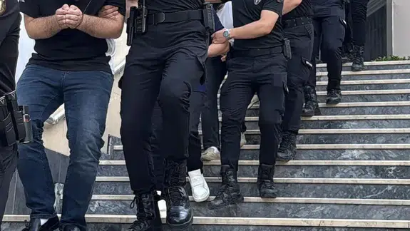 Sebze-meyvede fahiş fiyat vurgununa operasyon ! Gözaltındaki 40 şüpheli adliyeye sevk edildi