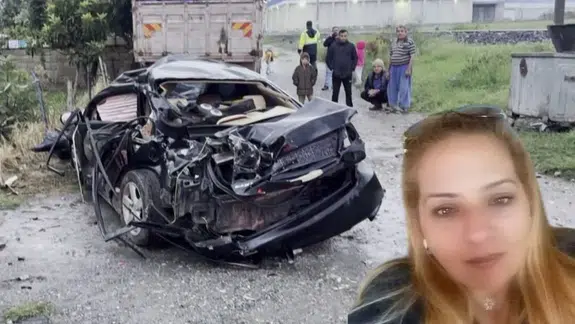 Hatay'da Hemzemin Geçitte Tren Kazası: Anne Hayatını Kaybetti, Oğlu Yaralı Kurtuldu