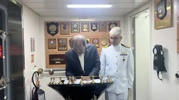 Somali Cumhurbaşkanı Hasan Şeyh Mahmud, Türkiye’nin Çağrı Bey Sondaj Gemisini Ziyaret Etti Mi?