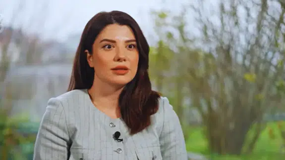 Yemekteyiz Defne Kocaoğlu Kimdir, Kaç Yaşındadır ve Nerelidir?