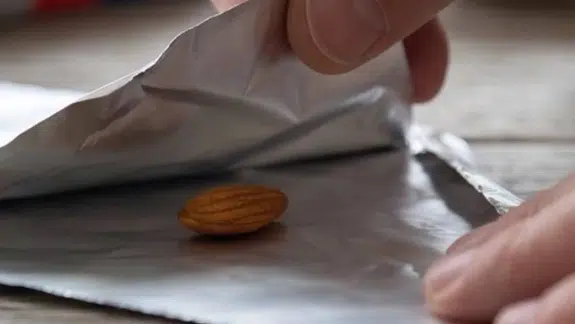 Alüminyum folyo ile sarılı badem taşımak neden bu kadar popüler hale geldi?