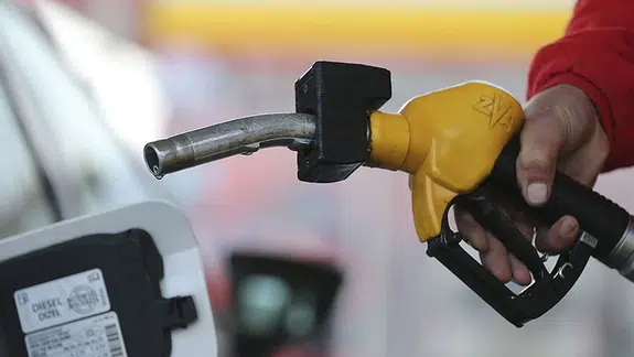 Motorin fiyatı 100 TL'yi aştı ! Benzin, motorin ve LPG ne kadar oldu?