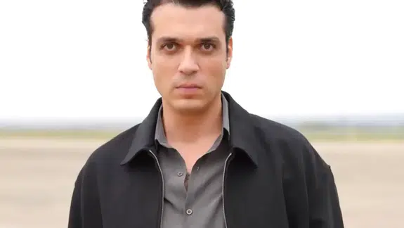 Taşacak Bu Deniz Cengiz Volkov kimdir? Kimin oğlu, ne iş yapıyor ve Eleni ile arasında ne olacak?