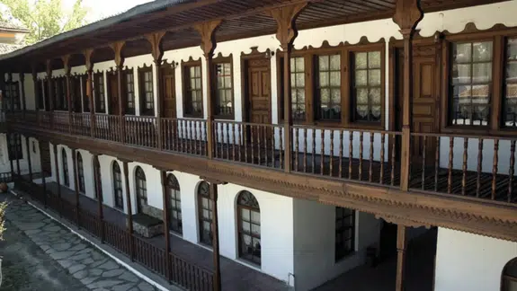 Konakaltı Kültür Merkezi’nin 6 parseli Mihrişah Valide Sultan Vakfı’na tescil edildi