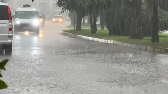 Meteoroloji’den kritik uyarı : İstanbul dahil 6 ilde sel uyarısı
