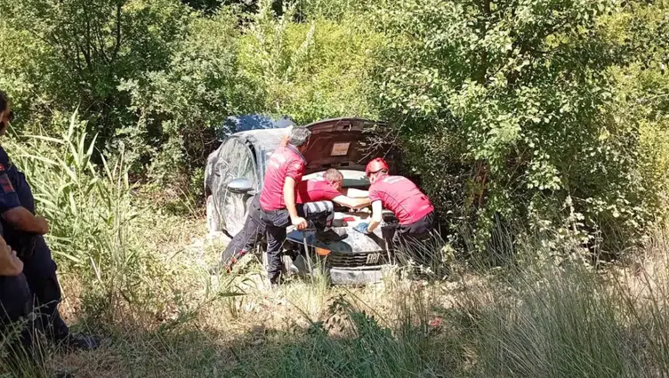 Bilecik'te kaza! Otomobil şarampole uçtu: 3 yaralı