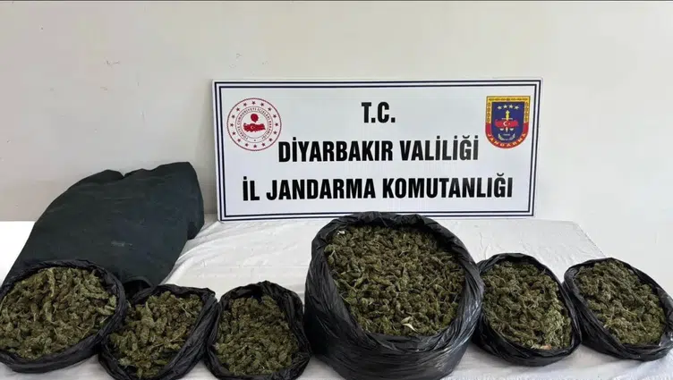 Diyarbakır’da 129 kilo uyuşturucu ele geçirildi : 21 şüpheliye işlem yapıldı