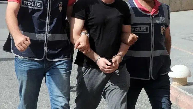 Kırşehir'de 44 yıl kesinleşmiş hapis cezası bulunan firari yakalandı