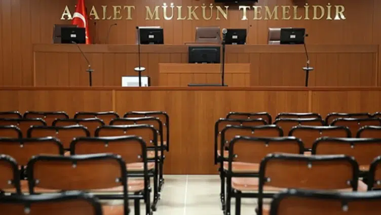 Adana'da 3 kişiyi öldüren sanığın yargılanmasına devam edildi