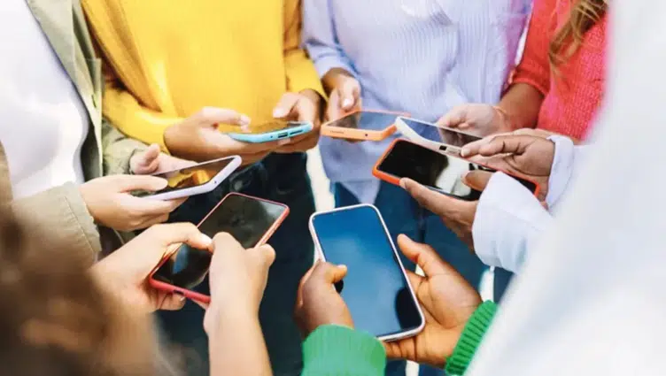 Yunanistan'da 15 yaş altına sosyal medya yasağı geliyor