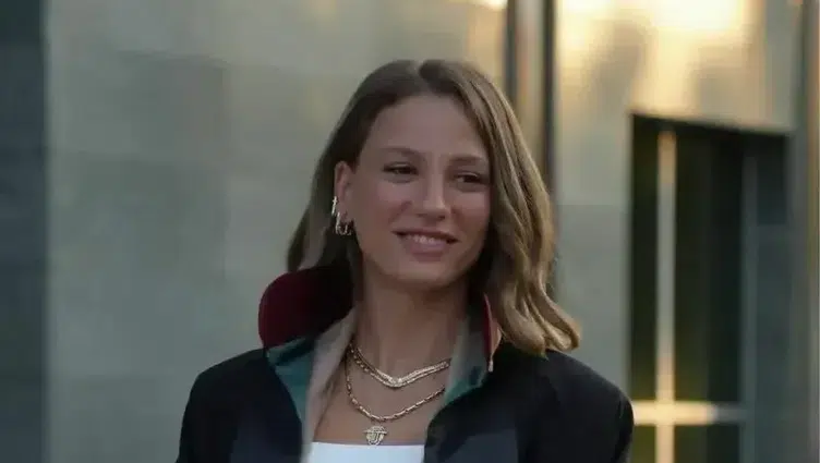 Serenay Sarıkaya Türkiye'yi terk ediyor!