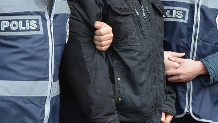 Afyonkarahisar'da hapis cezası bulunan FETÖ hükümlüsü yakalandı