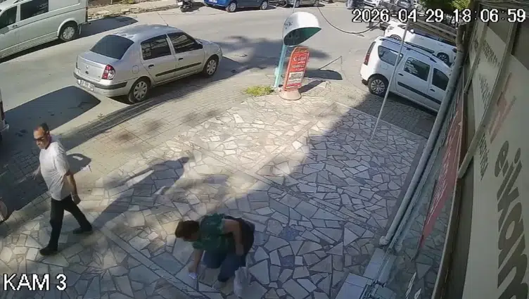 Alanya'da kadın bulduğu 700 euroyu zabıtaya teslim etti