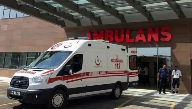 Zonguldak'ta tarım aracı devrildi : 2'si çocuk 3 yaralı
