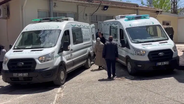 Gaziantep'te peş peşe traktör kazaları : Tarlada devrilen traktörlerin altında kalan 2 çiftçi öldü
