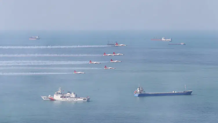 Samsun'da Türk Yıldızları ve SOLOTÜRK'ten 19 Mayıs gösterileri