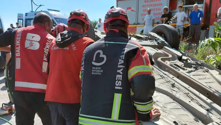Balıkesir Edremit'te kaza : 1 kişi öldü, 3 kişi yaralandı
