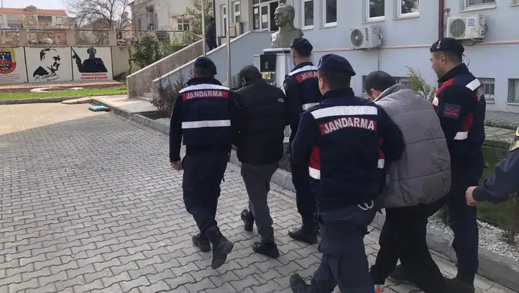 Adana ve Adıyaman'da operasyon : Yüzlerce yıl hapis cezası bulunan firariler yakalandı