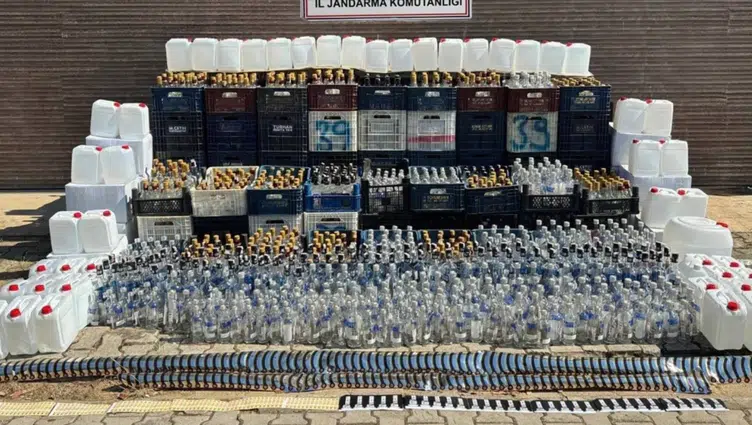 Alanya'da operasyon : 1750 litre kaçak ve etil alkol ele geçirildi