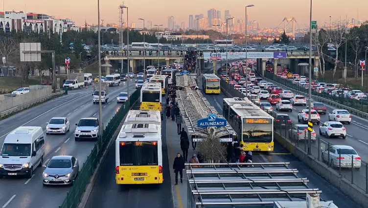 İstanbul'da metrobüs ve marmaray ücretleri ne kadar oldu?