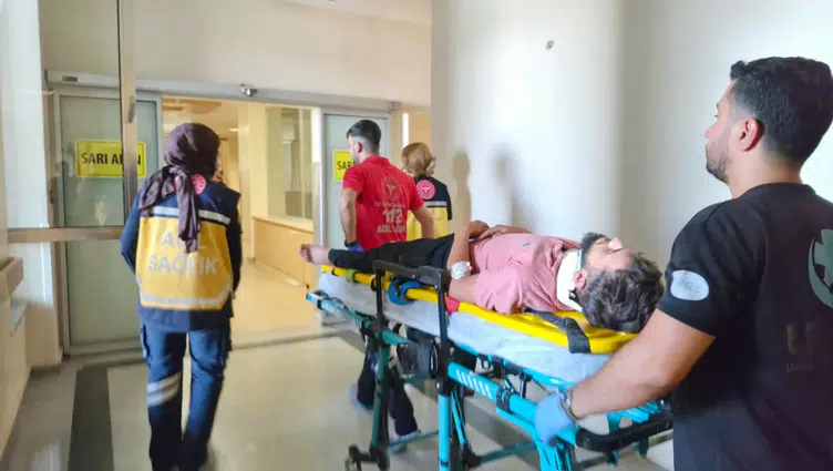 Adıyaman'da iki otomobil çarpıştığı kazada 1 kişi yaralandı