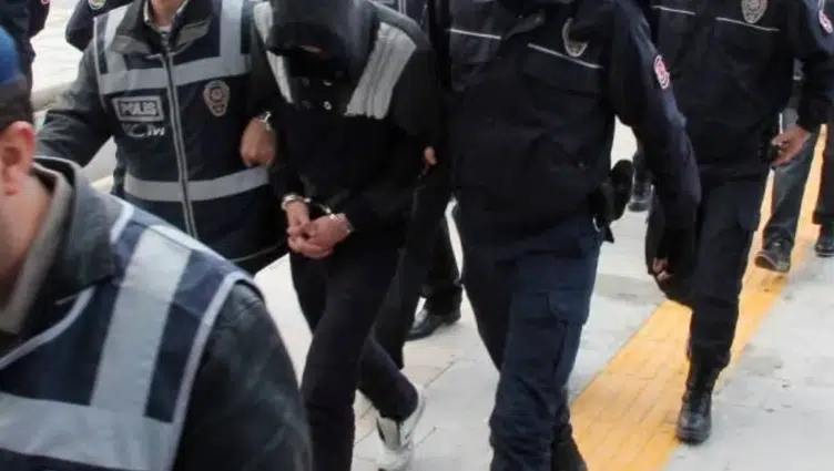 Eskişehir'de uyuşturucu operasyonları : 3 tutuklu