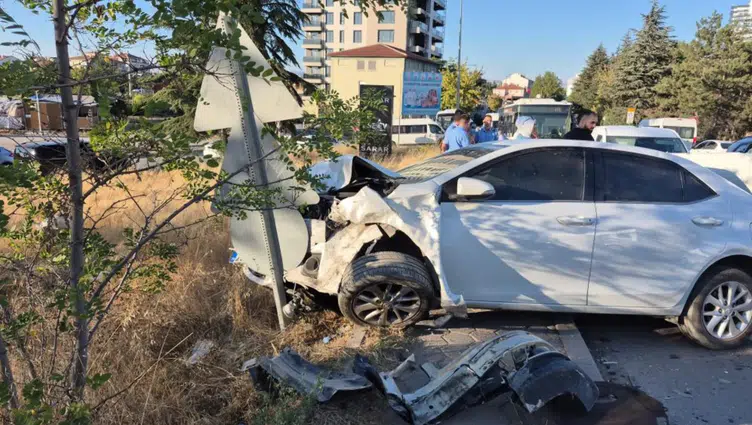 Eskişehir'de 4 araçlı zincirleme kaza : Yaralılar var